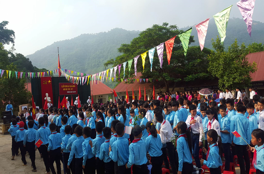 Vilaco tặng động phục cho học sinh khó khăn tại cao bằng