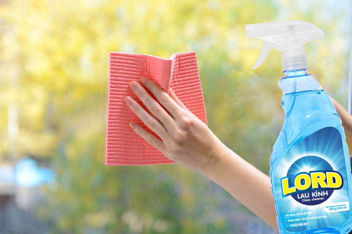 Nước Lau Kính Lord Hoàn Hảo: Giải Pháp Làm Sạch Mọi Bề Mặt Kính