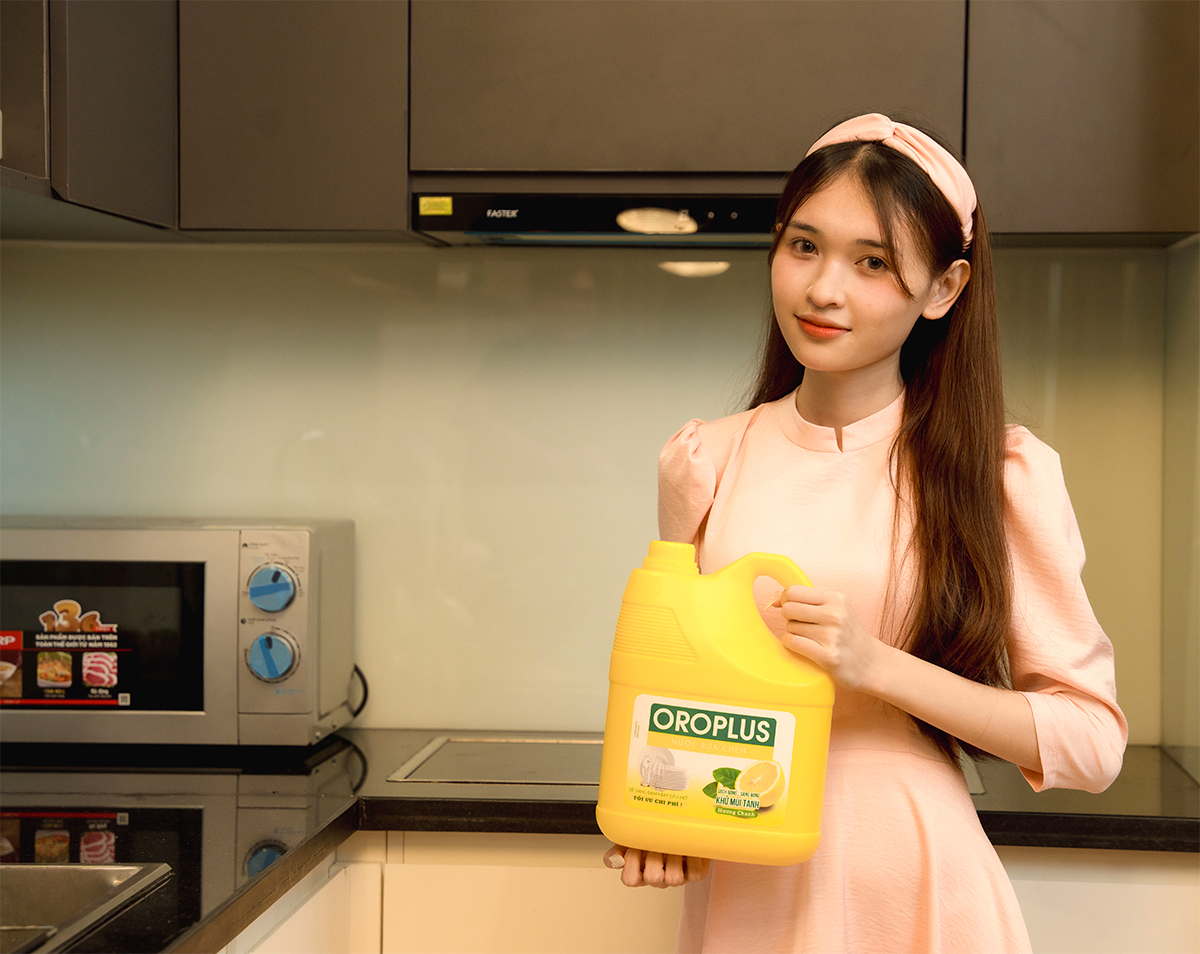 Nấu Ăn Thỏa Thích, Dầu Mỡ Không Lo Với Oroplus Hương Chanh